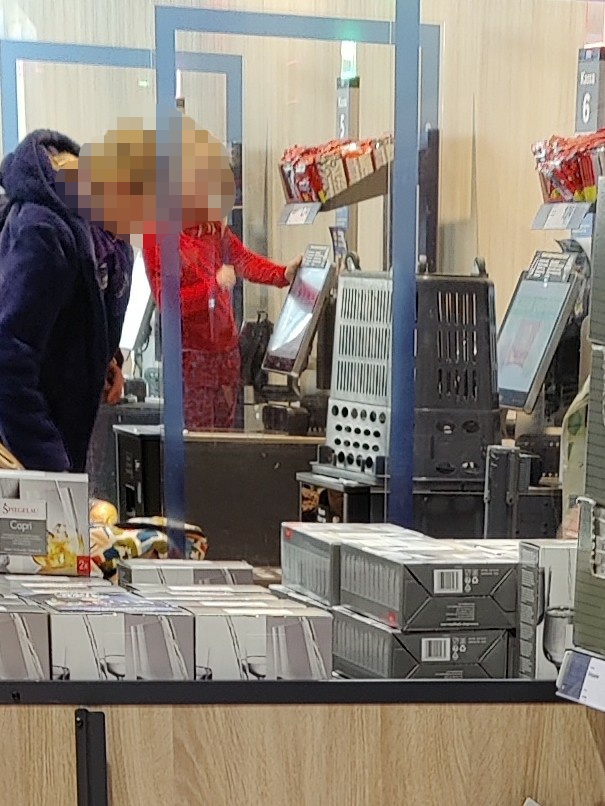 ReggyRuma's tweet photo. @LidlNederland filiaal August Allebeplein A'dam. Al 3 weken mandjes op zn kop bij zelfscans? Dit vertraagd de doorloop en onnodig lange rijen. Tevens heeft dit filiaal veel producten die in de aanbieding zijn nooit op voorraad!! #lidl #augustallebeplein #oplossinggraag #service https://t.co/X3oPVyBtuR