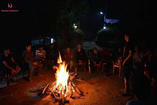 HomestayNesara's tweet photo. Fire camp is wonderful thing that can happen only in few places to enjoy the troupe.

Nesara Homestay
Devaladakere, Japavathy
Hanbal(H), Sakaleshpura
P: +91-9972111644
https://t.co/NsO4nL4PGs

#sakleshpura
#Homestay
#Nesarahomestay
#Homestayinsakleshpura https://t.co/Dkg32VV1UC