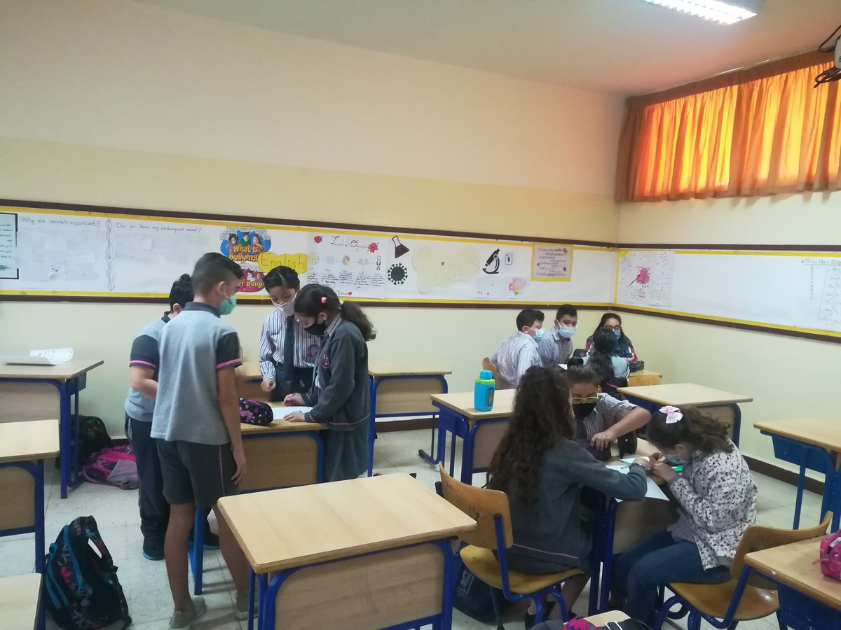 yasminbobbo's tweet photo. After moving with grade 6 learners through the 3 stations, each group worked together to write a conclusion, and they solved 2 examples to assess their understanding. #CooperativeLearning #DifferentiatedActivity @MakAishaSchool @FawziehHn https://t.co/DyabsqhoK6