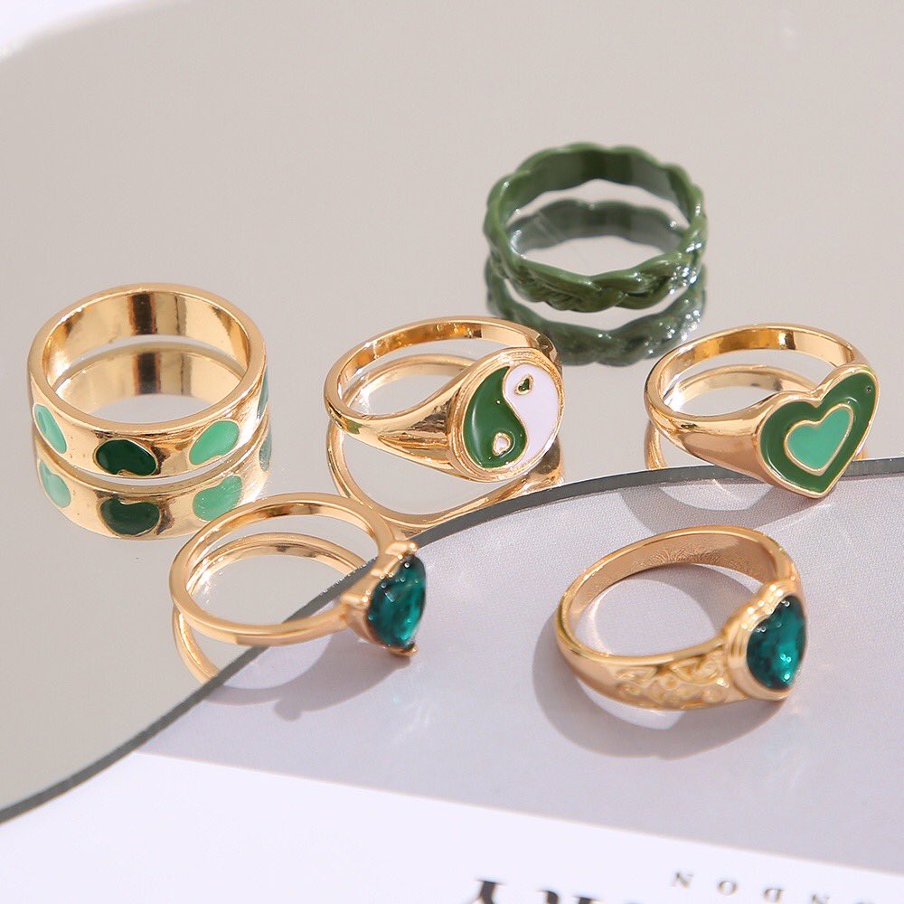 aio_kl's tweet photo. π¨ NEW RING DESIGN π¨
Weβre back with more ring designnnπ
Silver, Victorian Green , Gold semua ada tauu.
The best part is all of this ring below RM 5 π±π±π±π±
And now actually ada sale π€«
ππ : Shopee https://t.co/s1j7zEzTmq
#aiokl #sayajual #ring https://t.co/Hv8FhtiW7A
