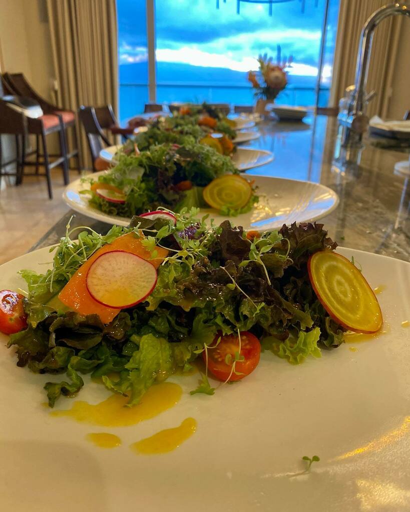 mauimace's tweet photo. Dinner with a view #6top @janetohaworth β€οΈπ¨π»βπ³ #makingmemories #privatechefmaui #hawaiiprivatechef #lahainaprivatechef @mauiprime @huamomonafarms https://t.co/EeCsMwA38z