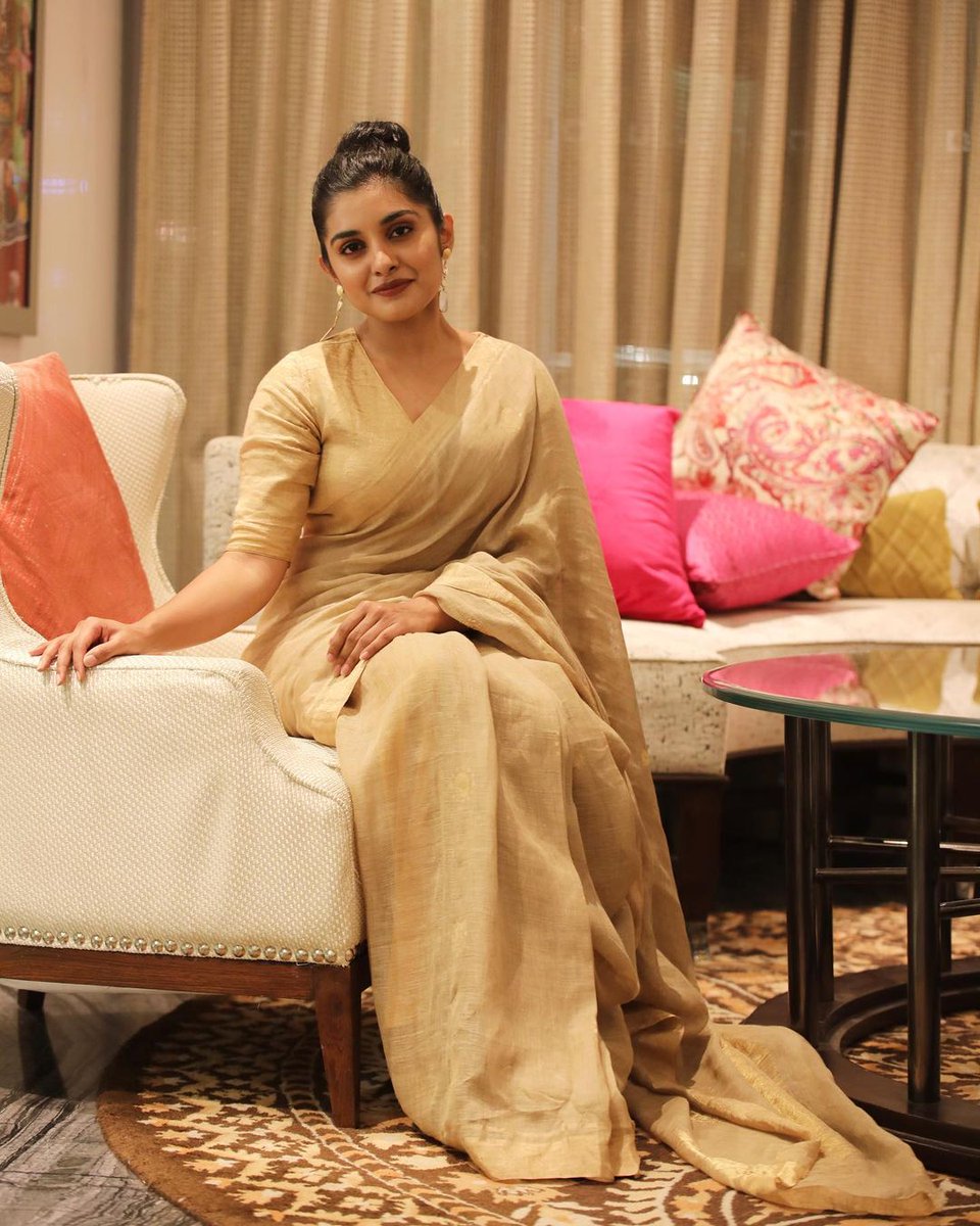 TNivethathomas's tweet photo. Is She Most Prettiest Woman In Sareee🥺😍❤️ @i_nivethathomas 

#HappyBirthdayNivethaThomas #NivethaThomas https://t.co/FHRhPAoqyf