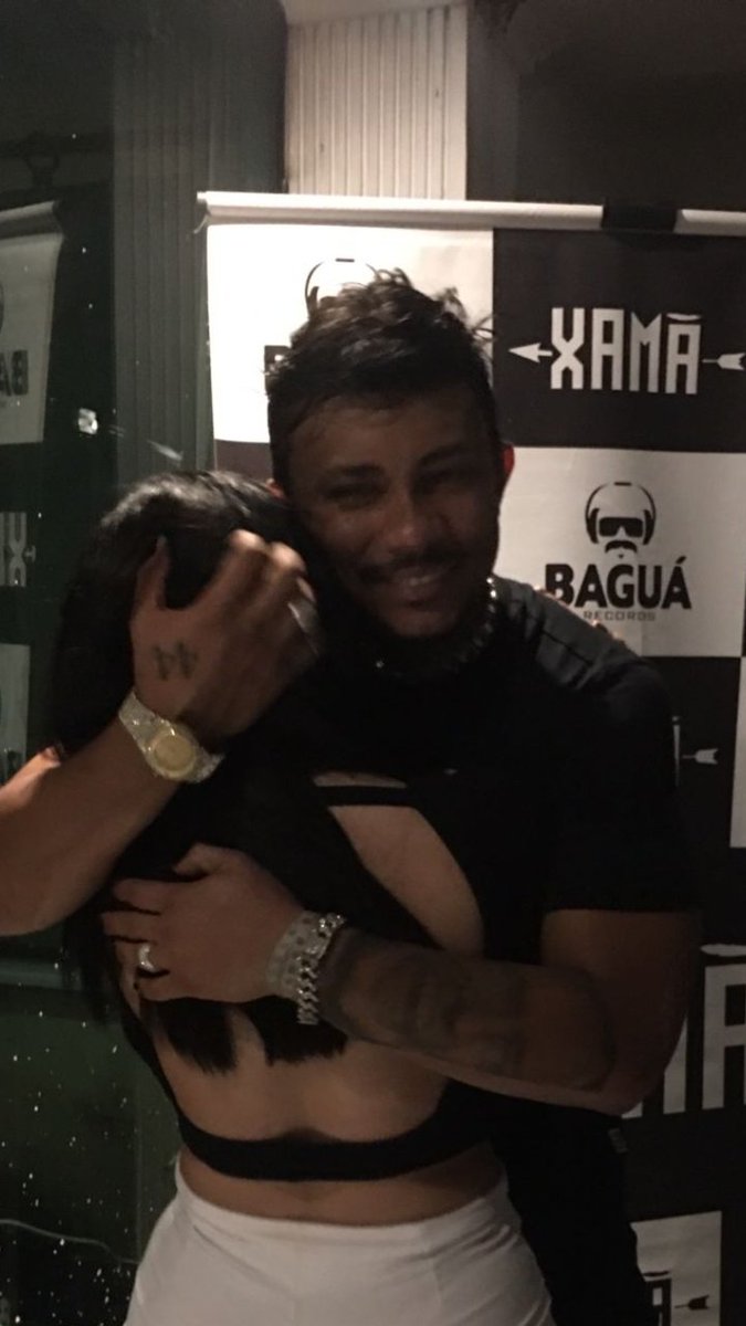 beatrivvz's tweet photo. sonhos são a prova de balas. https://t.co/xaGOVHGDAf