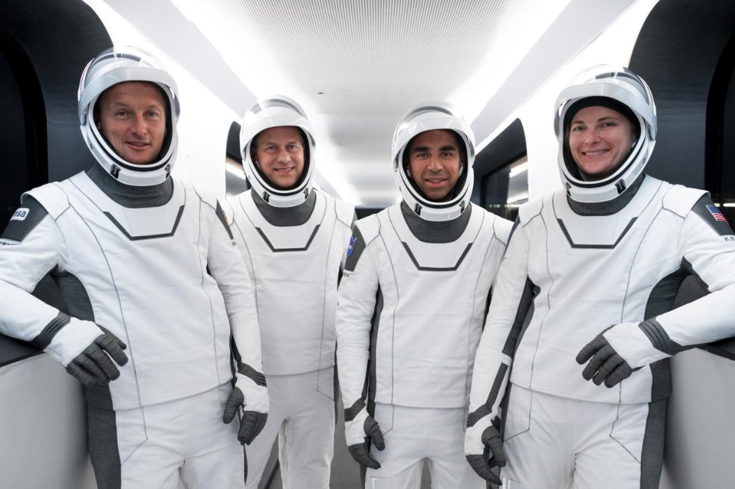 wakka44's tweet photo. #Falcon9 #CrewDragon #Crew3 #USCV3 @SpaceX Nouveau report de lancement au 7 novembre à 03h36 UTC, suite à un problème médical mineur sur un des astronautes. https://t.co/z9Nh4Nq998