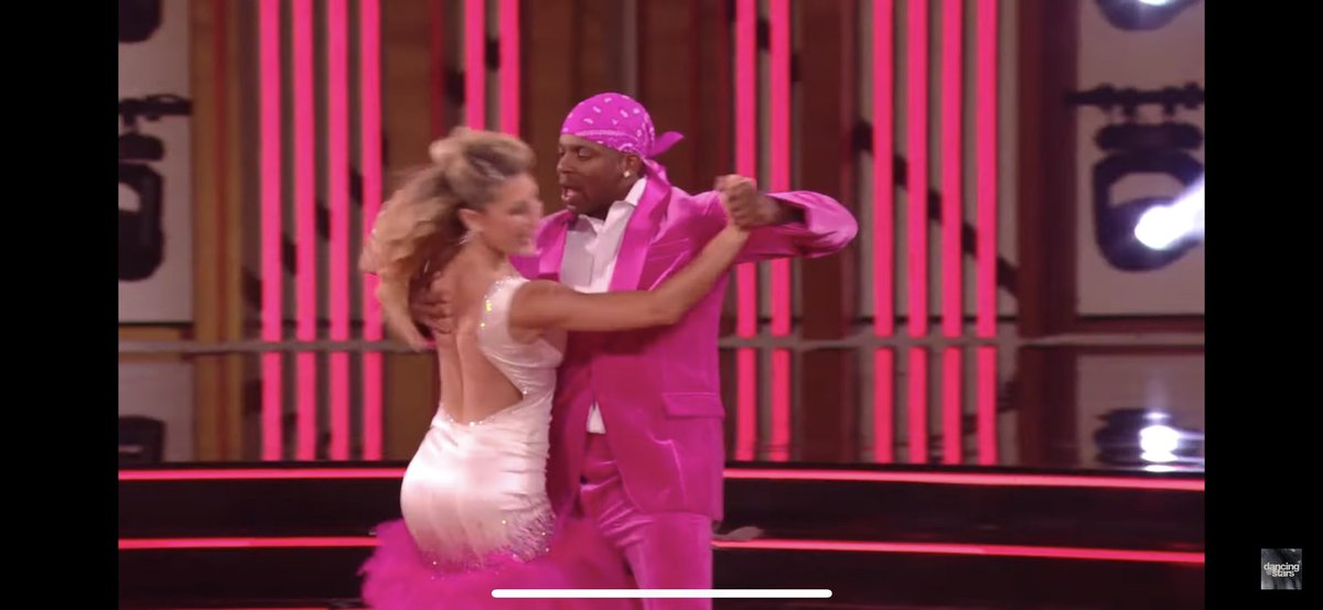 PirateGirl121's tweet image. Costuming did Jimmie &amp;amp; Emma dirty 😬 #DancingABC