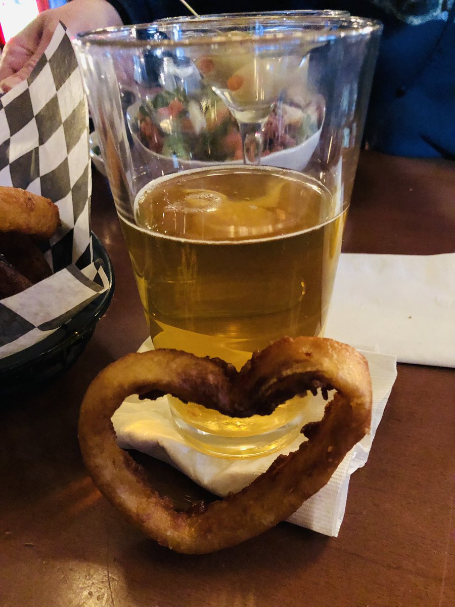 Melimel540's tweet image. I went to @DNVR_Sports tonight.  my onion rings was in the shape of a heart 🧡💙 #5280Love