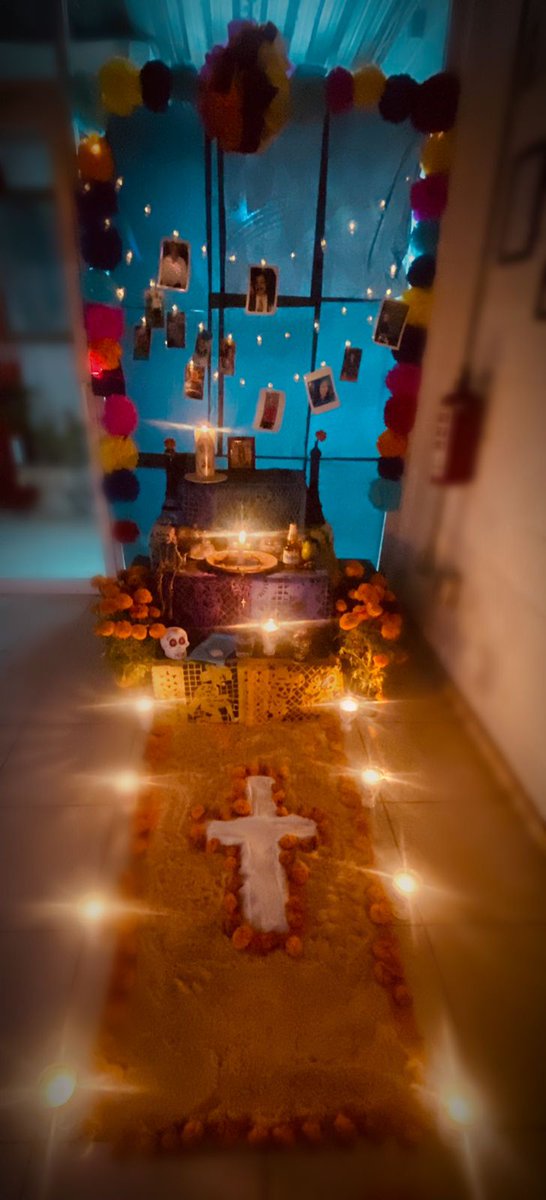 Afrisa_mx's tweet photo. #DiaDeMuertos #tradicionesmexicanas https://t.co/GBLjFEHyED