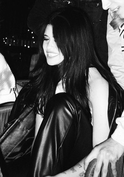 delicatenessa's tweet photo. just wanted to say i’m very much obsessed with her🫂😖 https://t.co/1mArJHoWRd