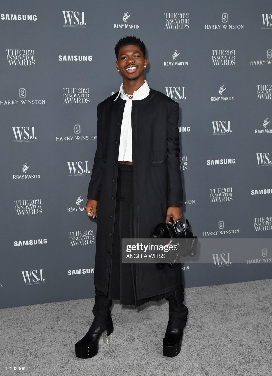 LilNasX's tweet photo. https://t.co/iT3Mlybs7n