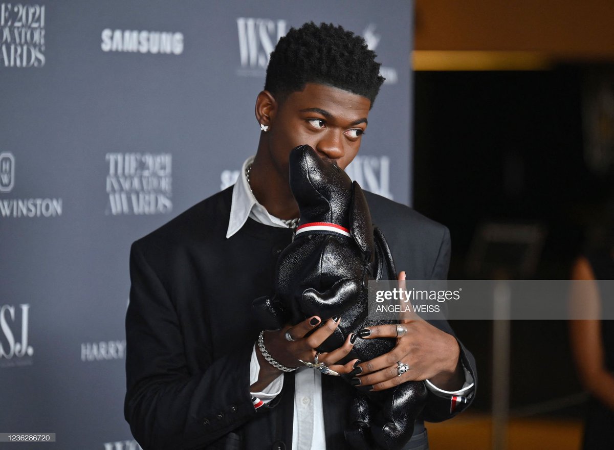 LilNasX's tweet photo. https://t.co/iT3Mlybs7n
