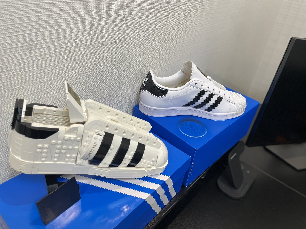 tsuru26Og's tweet photo. 今年、最大の無駄遣い!!
許してください!
#LEGO
#adidas
#Superstar
#LEGOadidas https://t.co/1niAGZv0zD