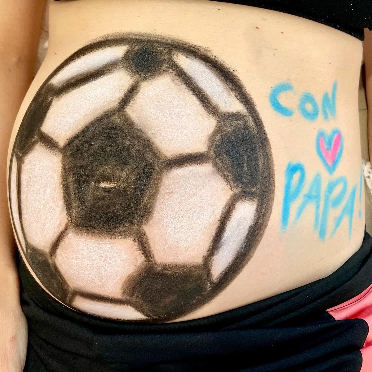 tonysuccar's tweet photo. ⚽️🎨 Baby Sugar 👶🏻🤰 #halloween vibes #latepost @laurensuccar ❤️ https://t.co/zfrX83m6F3