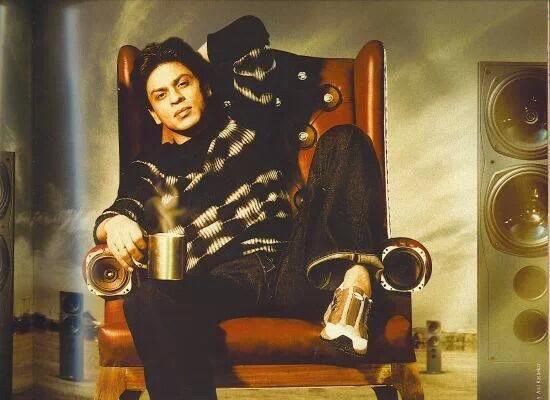 iamSRKzkiran's tweet photo. Only SRK fans are allowed to RT this tweet 

" King Of Bollywood "
#HappyBirthdaySRK #HappyBirthdayShahRukhKhan https://t.co/q440XkORVG