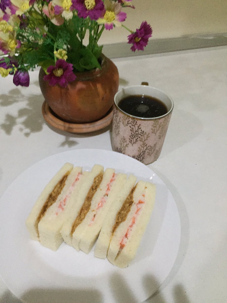 polly_aj's tweet photo. Morning 😌have a nice day https://t.co/hBYbX98zt0
