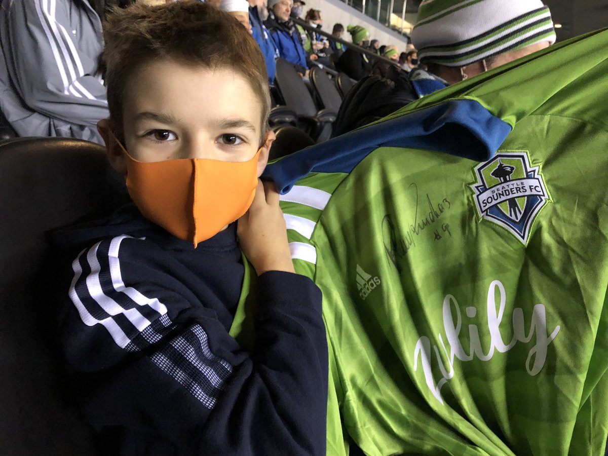 chippjm's tweet photo. @SoundersFC Fan Appreciation! Thanks Sounders!
Raul Ruidiaz!! #SoundersMatchday https://t.co/Ke8zQ8E3jI