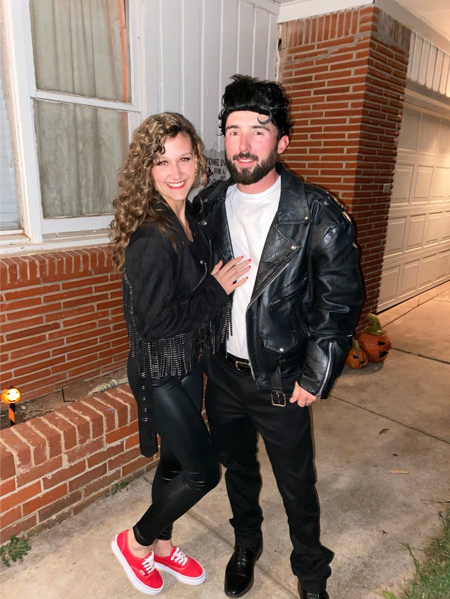 MckenzieTidwell's tweet photo. tell me about it, stud 🖤 #grease #halloween https://t.co/QsMtCSdmDN