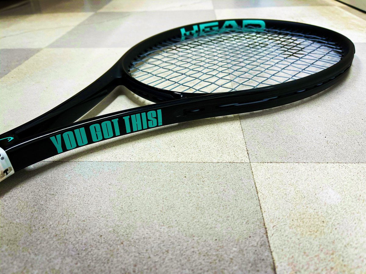 prsttennis2's tweet photo. #headyougotthis を試打してみました。打感は非常に柔らかく感じました。

フレームは厚めですが、シャフトが細いのでコントロール性も良く、振っても収まってくれます。

目が粗いので、スピンのかかりも申し分ない印象でした。

ガットも柔らかめの独特な物でした。

#きみならできる
#ぼくに任せて https://t.co/fGfL2zTAtl