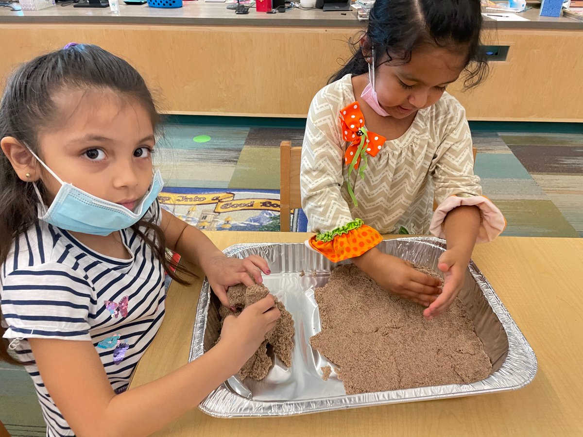 polk_n's tweet photo. 1st grade Ss making landforms out of sand then sharing their creations with the class https://t.co/BE2DntVuYI