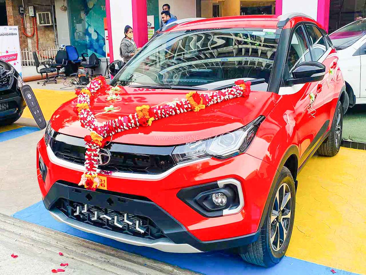 rushlane's tweet photo. Car Sales Oct 2021 – Maruti, Hyundai, Tata, Skoda, VW, Renault, Nissan https://t.co/m0v0uM6NuV https://t.co/7iNJNoGyKx