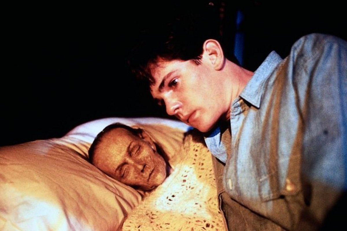 EugWSerra's tweet photo. On November 10, 1990, Psycho IV: The Beginning premiered on Showtime. #PsychoIVTheBeginning #MickGarris #AnthonyPerkins #HenryThomas #NormanBates #OliviaHussey #CCHPounder #WarrenFrost #SharenCamille #ThomasSchuster #BobbiEvors https://t.co/zZF833Prha