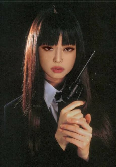 jknchaneI's tweet photo. and another edit of jennie came to reality https://t.co/6GsA1WOn8r