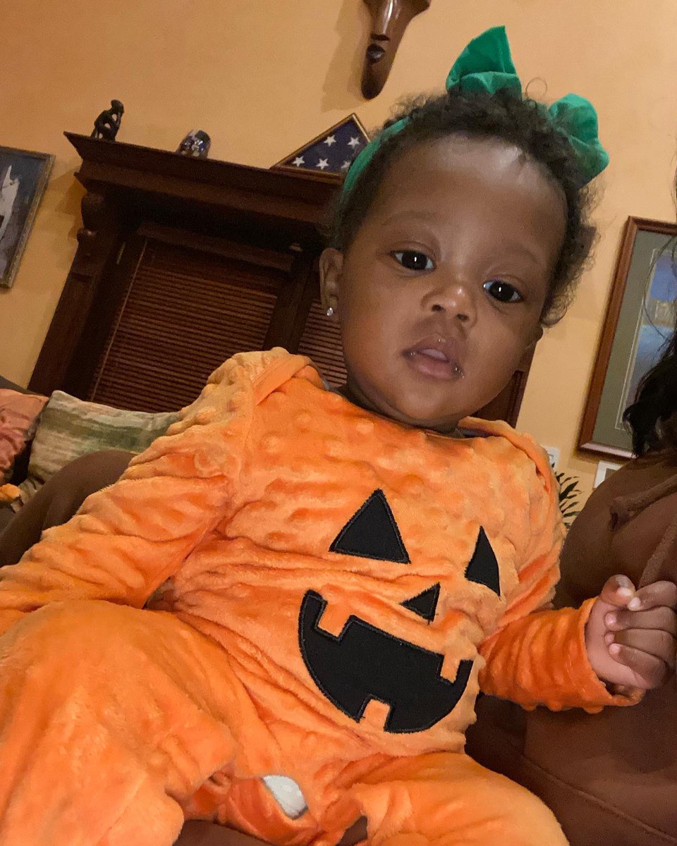 _jamesjjohnson's tweet photo. Happy 7 months to princess Jayla Johnson.
This little pumpkin keeps mommy and daddy up all night long but we wouldn’t trade it for the world.
Jayla has taken over our lives!
#PrincessJayla #JaylaParents #GirlDad #GirlDadGang #JaylaJohnson #Happyhalloween #Pumpkin https://t.co/HXPeuhQjD0