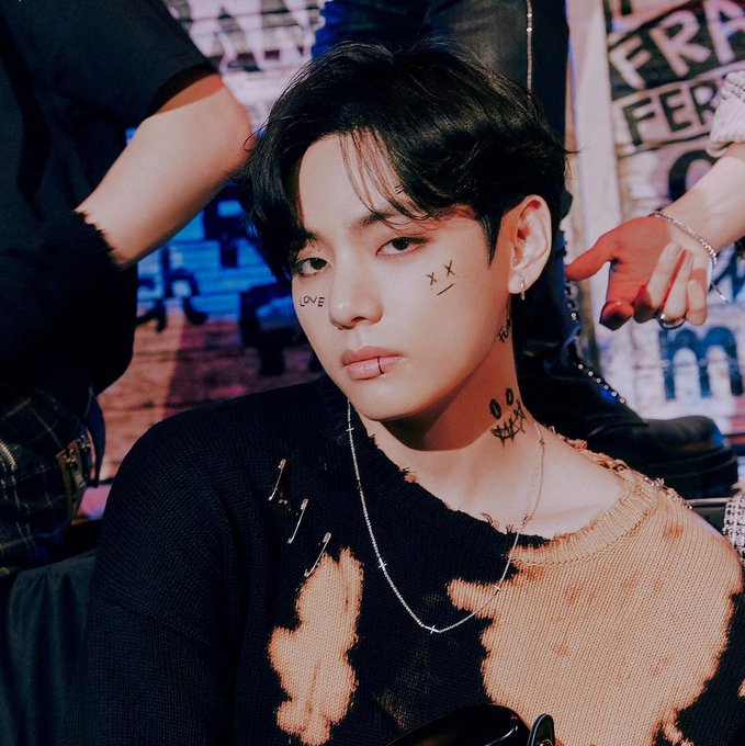 แกดูสายตาสิไม่ซื้อไหวหรอ  I vote #BTS for #TheGroup on #PCAs 2021 🏆 https://t.co/VclhNoaQWH<a href="/tag/bts"class="tags">#BTS</a><a href="/tag/thegroup"class="tags">#TheGroup</a><a href="/tag/pcas"class="tags"><span>#pcas</span></a>