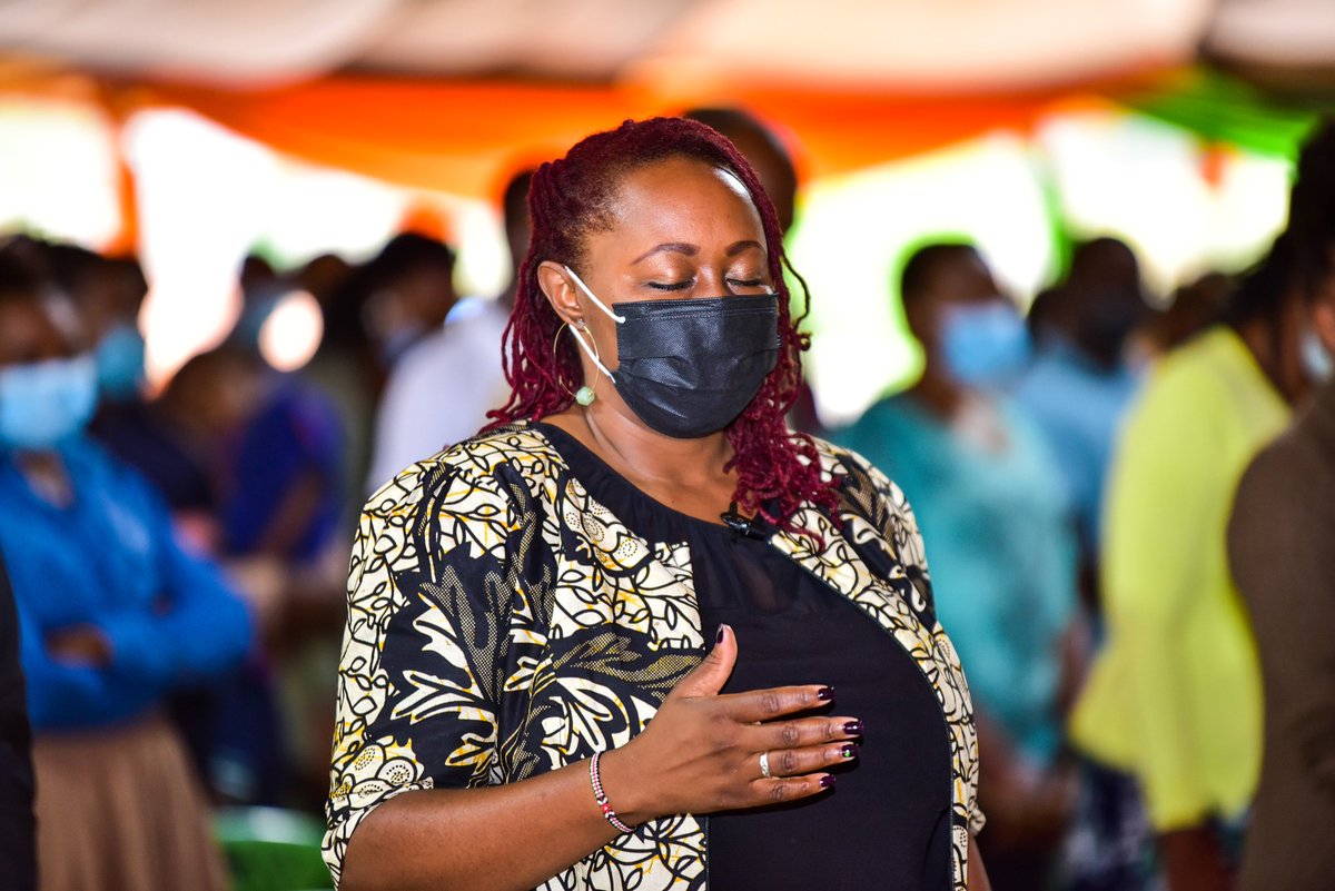 tcruiru's tweet image. He knows my name
He knows my every thought
He sees each tear that falls
And hears me when I call

#TuesdayPrayerService
#6PMTonight