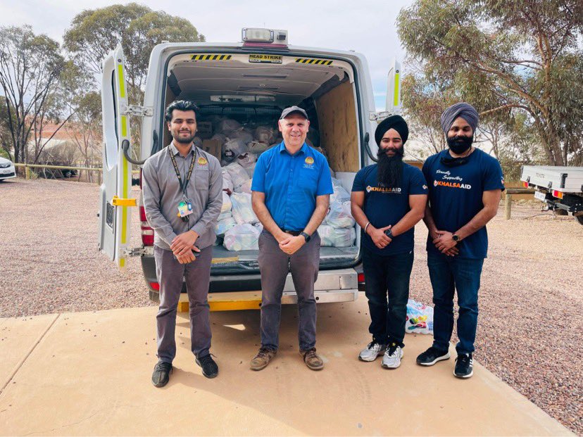 KhalsaAid_AU's tweet photo. Adelaide team again provided 1.6 tons of non-perishable food items to Umoona Tjutagku Health Service Aboriginal Corporation to support The Antakirinja Aboriginal community in Coober Pedy
@LFRESHTHELION @RaviSinghKA @7NewsAdelaide @ajnauda @SBSPunjabi

https://t.co/7eYs1KZoKS https://t.co/rMk6O9nUEv