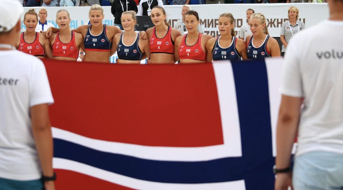 Forbes's tweet photo. Norway’s beach handball team sparks new uniform rules after protesting sexist bikini requirements https://t.co/NIDKorXqYY https://t.co/ocGgqjW0yP