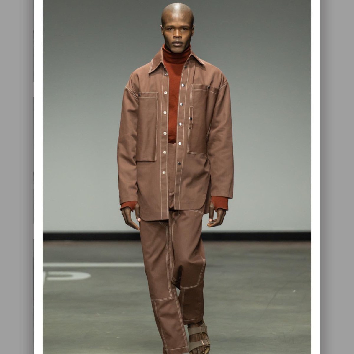 atcorpglobal's tweet photo. #STAYINGBUOYANT with @Boyde__Official @safashionweek 21/22.
#Fashion #Africa
#WHATSYOURAT #WhereYoureAt #AtCorpFashion #AtCorp 🌍 https://t.co/lv5DQxUDP3