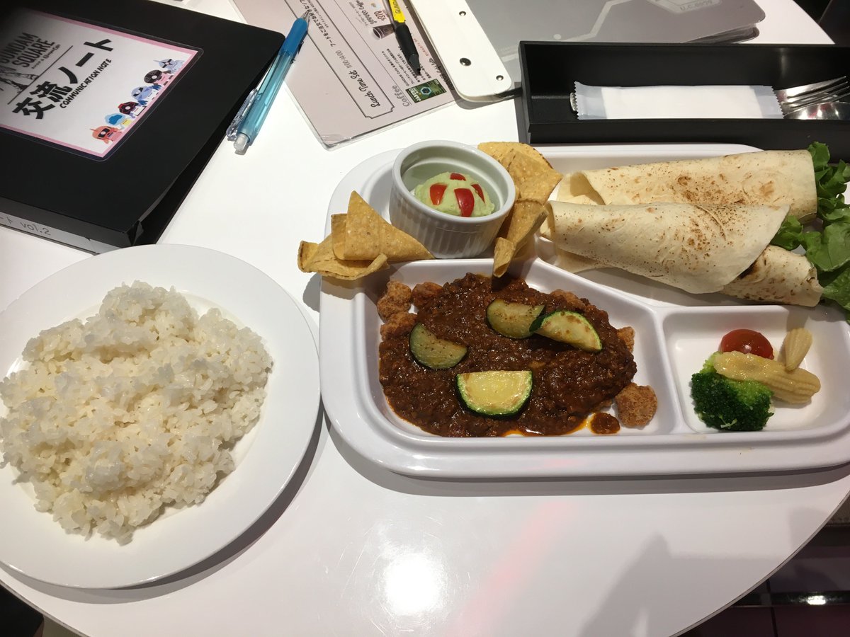 #ガンダムカフェの好きだったメニュー
2018年の頃に大阪のガンダムスクウェアでディナーとして食べた「鉄華団ごはん」メインのキーマカレーにズッキーニと軟骨唐揚げが美味しかったので個人的に思い出のあるメニューです 