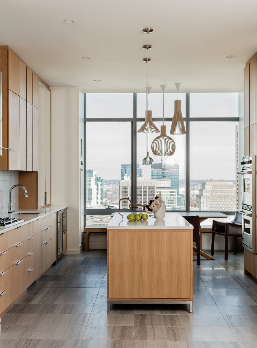 SH_Construction's tweet photo. A kitchen designed to give you the best view.
Architect: ID8 Design Studio
Photography: Michael J. Lee
#SHConstruction #Builder #Boston #BostonBuilder #BostonContractor #BostonHomeDesign #BostonViews https://t.co/YEsfPIHkMW