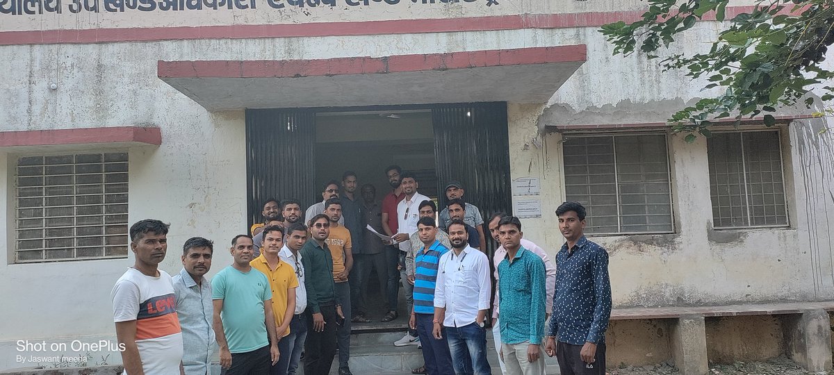 धन धान्य से भरी रहे यह धनतेरस
           भगवान धन्वंतरि हैं इस दिन के संचालक
   आओ मिल के करें पूजन उनका
   जो हैं सबके जीवन के उद्धारक
      रेस्टा कार्यकारिणी मनोहर थाना की ओर से आपको आपके परिवार को  धनतेरस की हार्दिक शुभकामनाएं!!