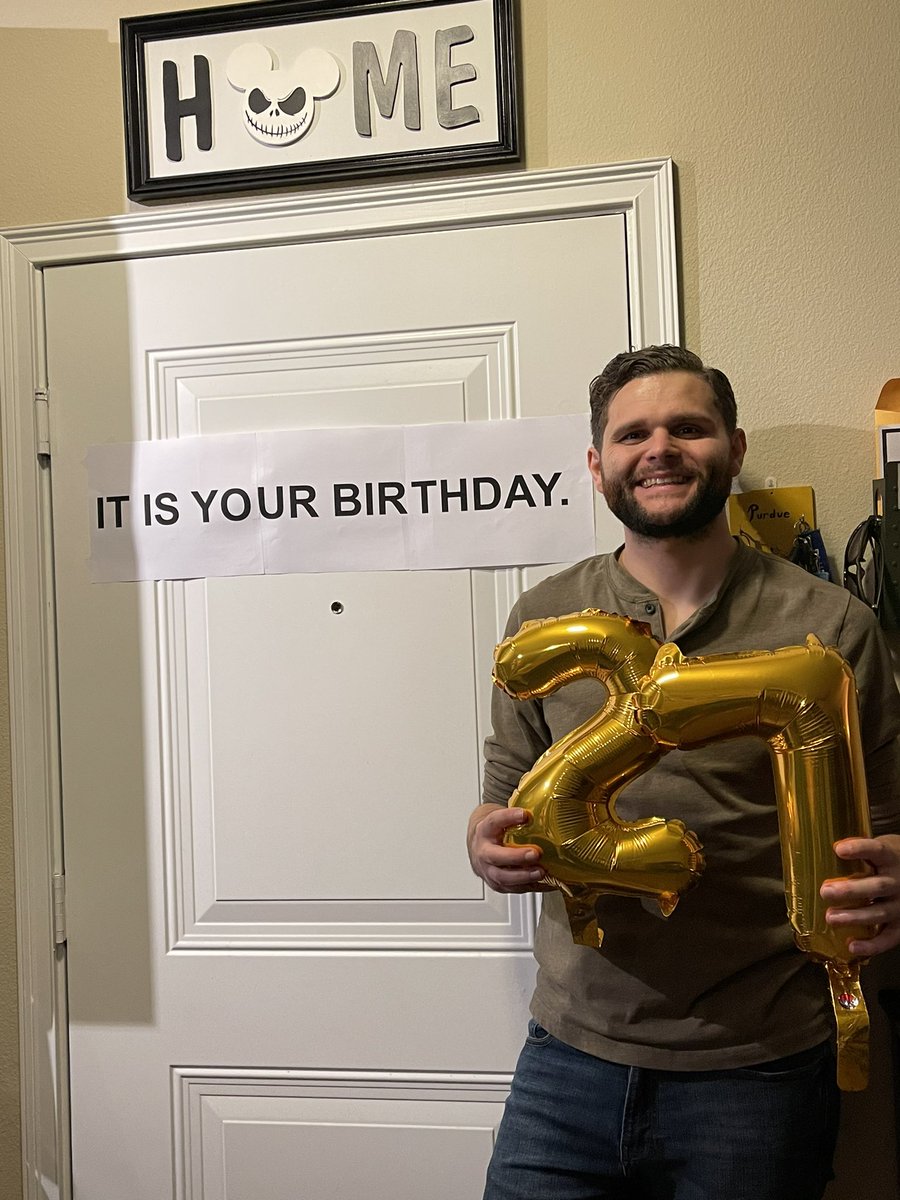 EmReed101020's tweet photo. It Is Your Birthday. Happy 27th Hubster @JosephGReed! 🍻 https://t.co/cJPbrPNPbK