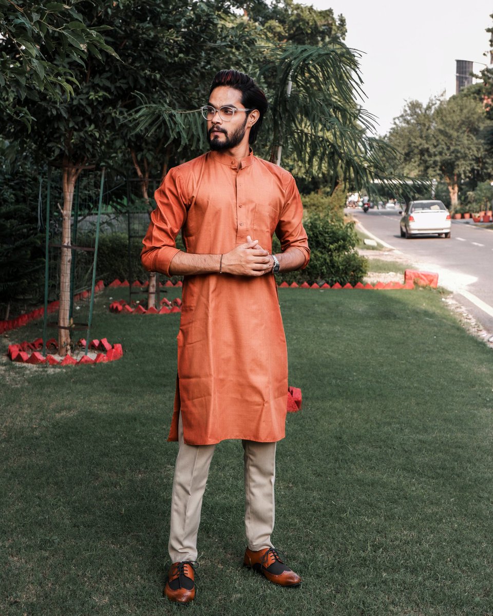 fashionkaptaan's tweet photo. Dark tones #fashion #mensfashion #mensoutfit #outfitgoals #outfitoftheday #outfitinspiration #menswear #streetwear #delhi #delhiblogger #delhiinfluencer #indianblogger #indianblogger #indianmodel #pinkshirt #pinkmen #inidanfashion https://t.co/fnHp6qs2iV