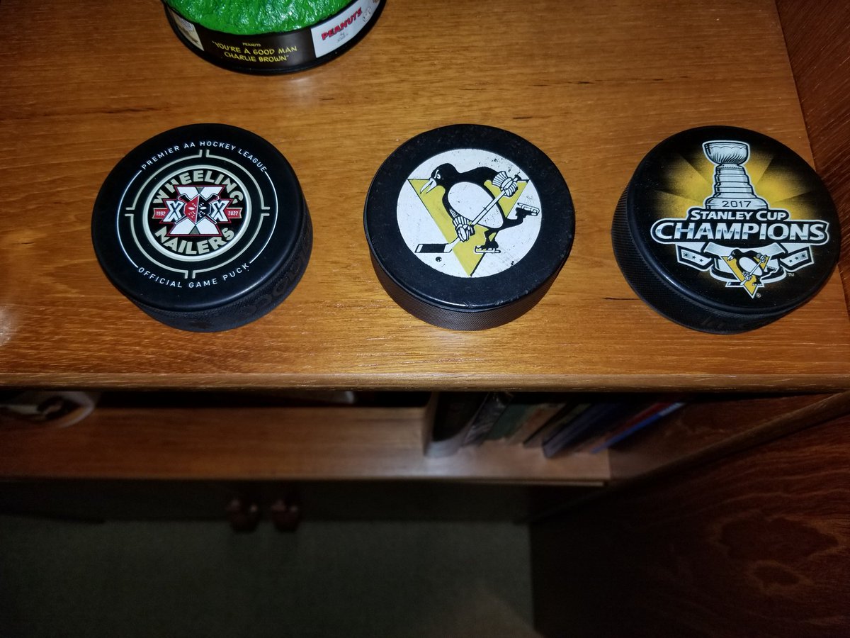 StevePopp1's tweet photo. @adamsmith_4 had a blast watching the ice freeze Saturday. Thank you for the puck, please thank Bill as well. 🏒🍺🏒🍻 https://t.co/Ly9r3vuV51