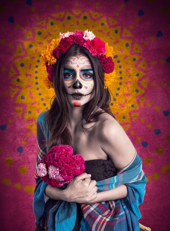 panicomx's tweet photo. Se acerca la media noche y con ello la visita de nuestros seres queridos. Por ello recordamos a la Catrina, que comenzó como una burla a las personas ricas que negaban sus raíces a ser el personaje representativo de estas fechas.

#panico #diaddemuertos #miedo #catrina https://t.co/qvI4Vh4Wnm