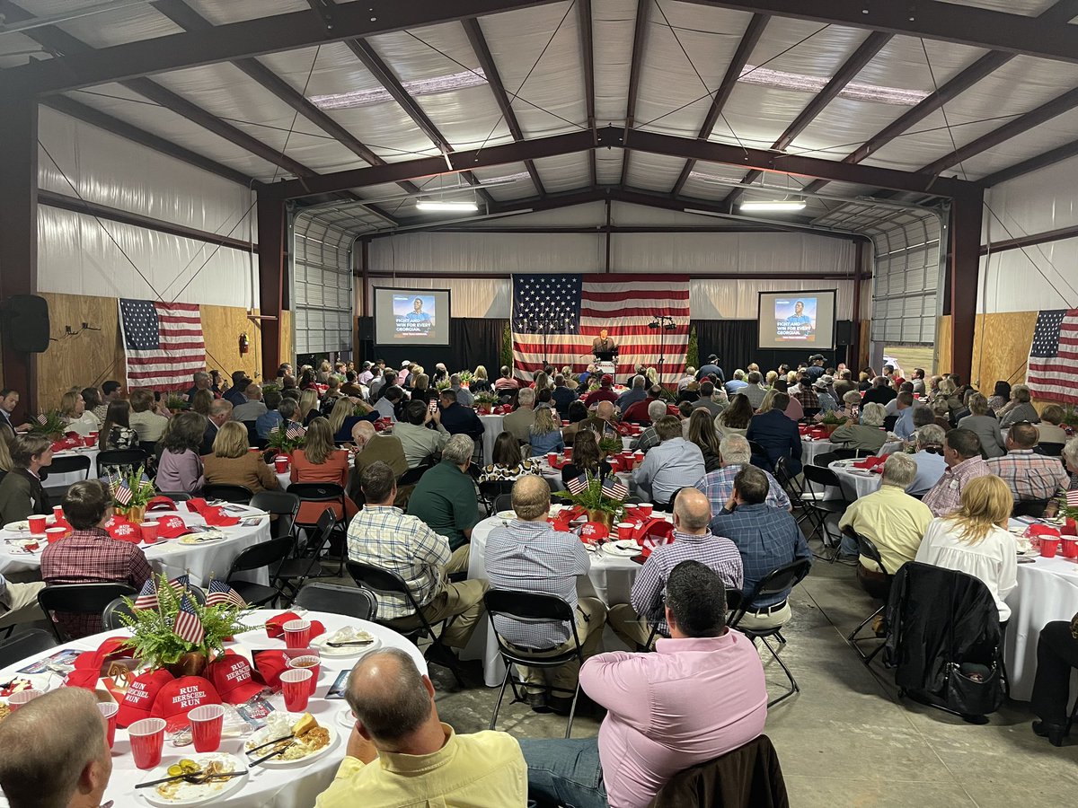 Yet another standing-room only crowd. Rural Georgia is @HerschelWalker-Country #RunHerschelRun