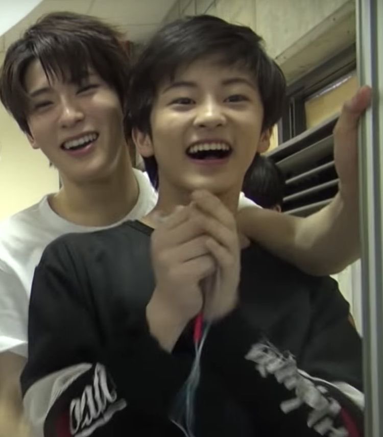 เด็กอายุ 13 คนนี้หรอที่เข้าไปทักเตนล์วันแรกที่เจอกันว่า if you need help just say. ask me anytime น่ารักจังวะ 🥺