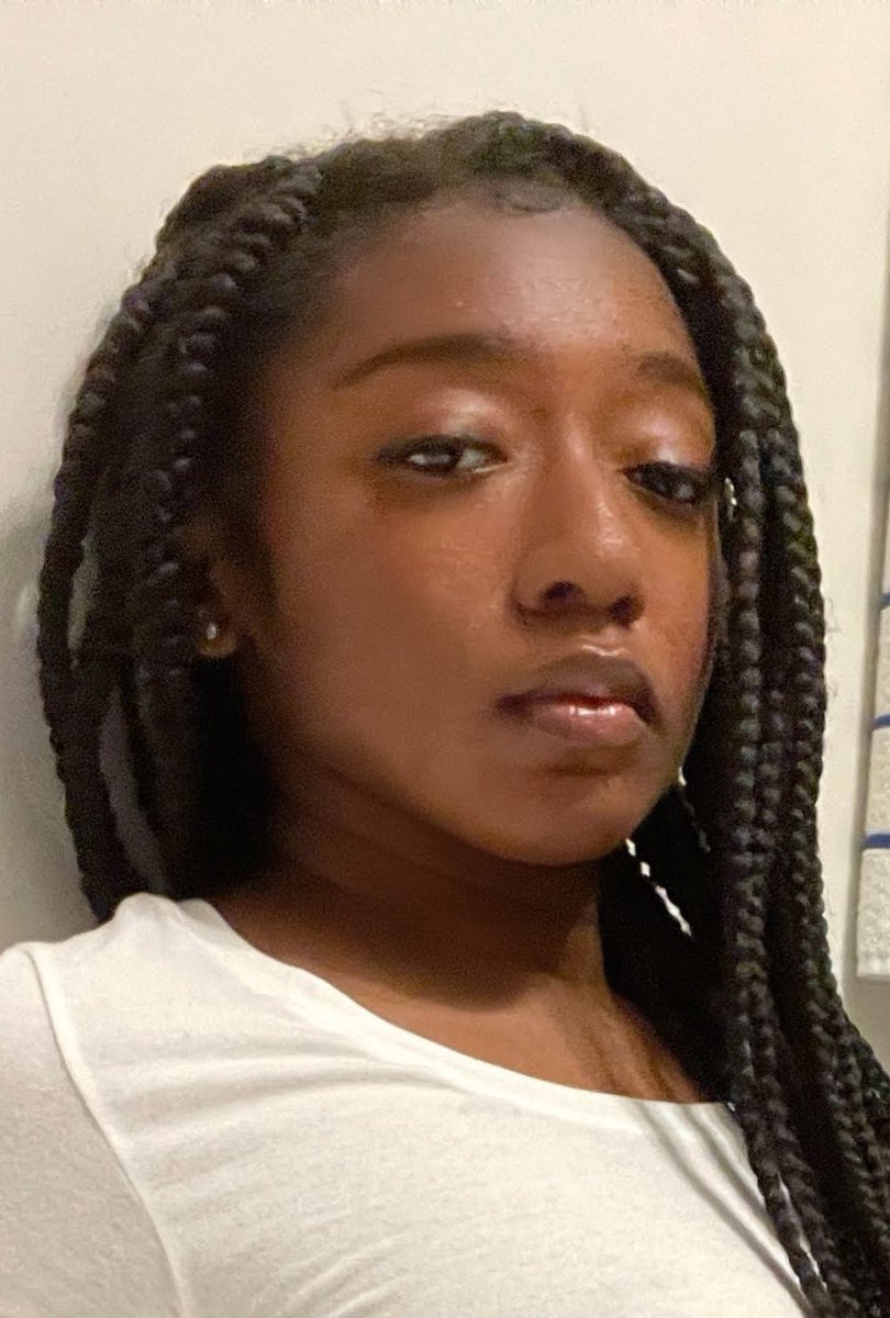ayshawuzhere's tweet photo. Miss my braids… https://t.co/PKklrRYopd