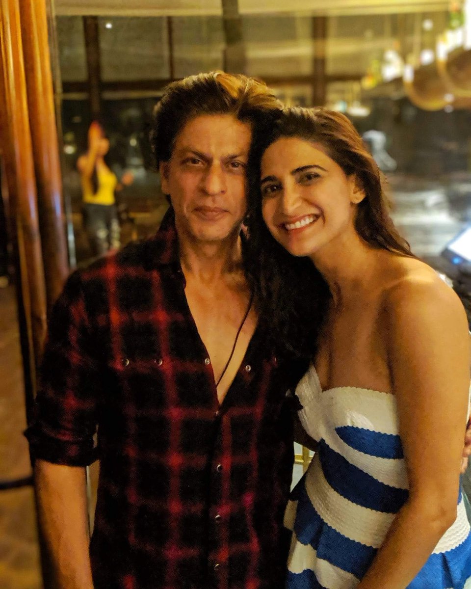 AahanaKumra's tweet photo. Happiest birthday @iamsrk ! May you always be my inspiration to entertain, to work hard, your humility and above all your dignity! God bless you and your family! Have a great year! 🥂❤️🎬🎂🥳 https://t.co/OZKXEVprkx