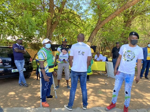 newsnoteSA's tweet photo. Residents of Ward 23 in Madibeng Local Municipality voted with heavy hearts on Monday, with the hope of a better life.
@mphogaletshitse #Election2021 #YouVote https://t.co/bdVcNY92RX https://t.co/bLhDoCwkac