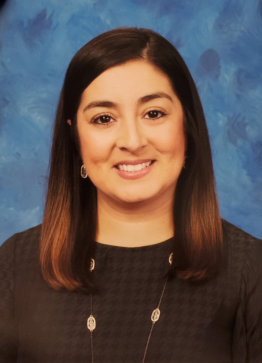 DenniseTrevino8's tweet photo. Here's to year 15th with Bryan ISD! Cheers! 🐻🐾👩🏽🏫💜📚🍎✏
#teacherlife #BranchBears #bilingual2ndgrade https://t.co/NdCcz7MaOQ