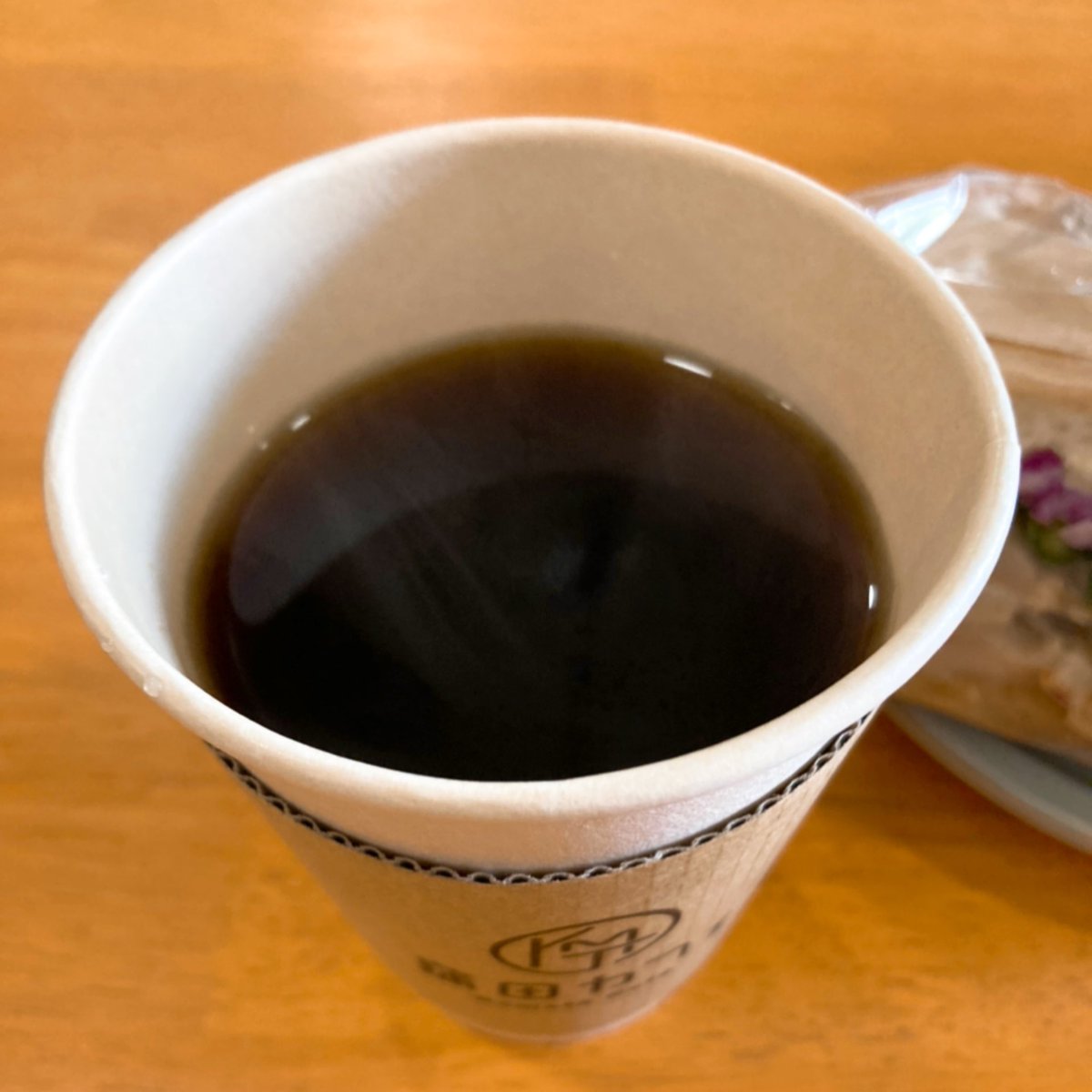 TokyoCSG's tweet photo. ご近所さんにカフェ☕️がプレオープンしてました♪
パクチーチキンのサンドウィッチ🥪とレアチーズケーキ🧁を頂きました😆
美味しかった💕そしてメインのコーヒーですが主流通り浅煎りのラインナップ寄りでしたが、私は中煎りコスタリカと深煎りのグアテマラ🇬🇹をチョイスです。ご馳走様でした〜😋 https://t.co/1mLIV4yk8W
