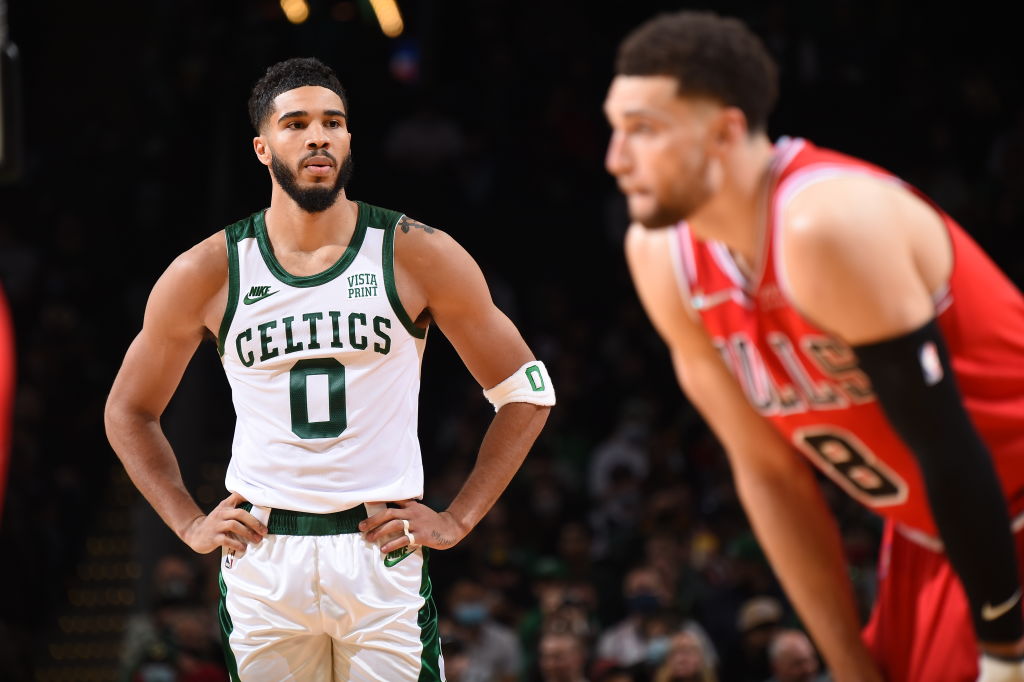 ESPNInsights's tweet photo. The Celtics led the Bulls 103-89 entering the 4th quarter last night and lost 128-114.

It's the 1st time in the shot-clock era (since 1954-55) that a team lost by 14+ points after leading by 14+ entering the 4th quarter. https://t.co/7IuWYc1NlE
