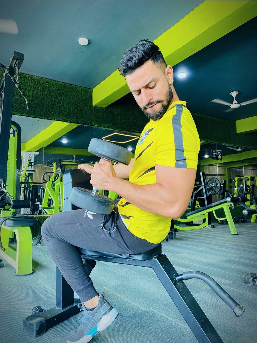 dev_r_chauhan's tweet photo. Keep your face always toward the sunshine, and shadows will fall behind you.🕉❤️🔱
.
.
.
#nevergiveup
#biceps #photography #fitnesscoach #celebritytrainer #artist ##indiandiet #protein #gymart #exercise #yoga #zumba #plate #loveyou #maapaa #jaimahakal #dev_rahul_chauhan https://t.co/dj8atI4ynH