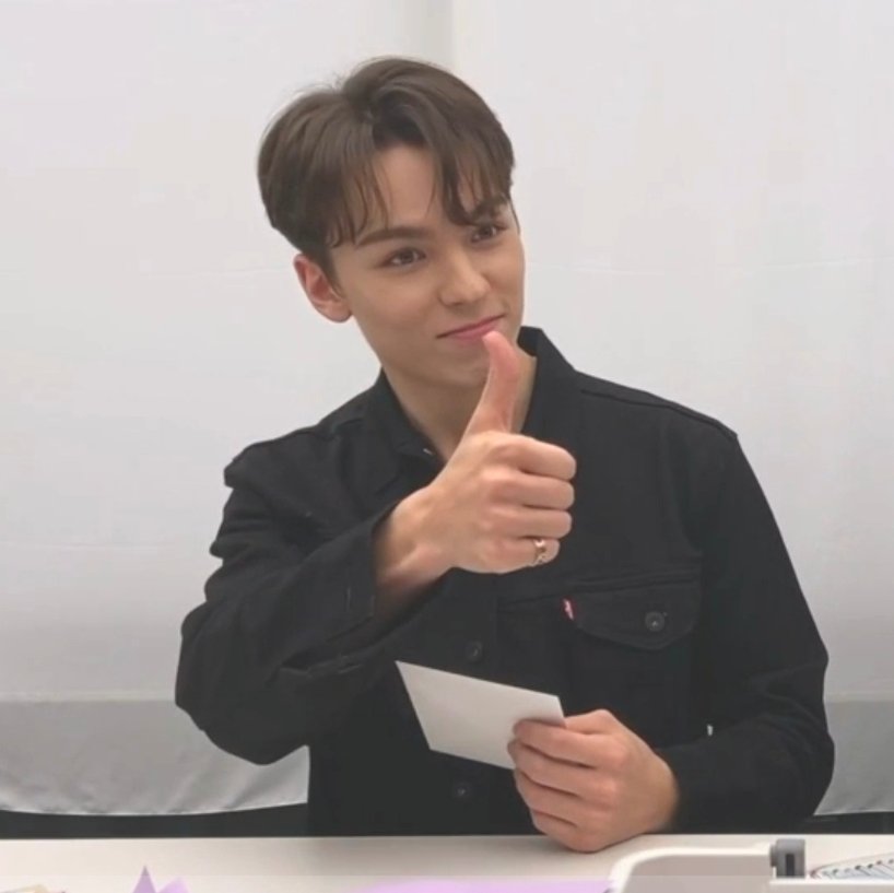 พูดถึงความร่ำรวย น้องคนนี้ก็เงินที่หามาได้ (ค่าตัว คอน ถ่ายงานใดใด) น้องให้อัปป้าหมดเลยคับ ส่วนที่น้องใช้อยู่ มาจากค่าลิขสิทธิ์เพลงที่แต่งออกมา //มีแค่ครั้งที่ไปถ่ายรายการกับมิงแปด เสื้อที่ต้องซื้อให้พี่ๆมันแพง น้องบอกเดี๋ยวโทรหาอัปป้าก่อนนะ ขอตังค์อัปป้าแปบคับ 🤣