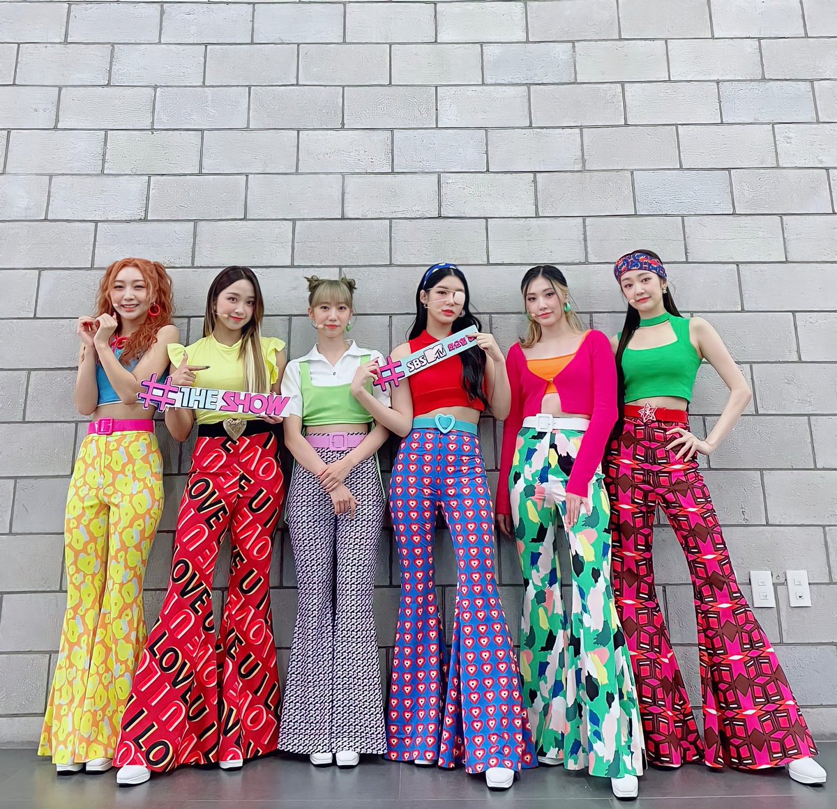 THEBIGLOCKEY's tweet photo. Woaaahh!! ๐ฅฐ๐ฅฐ๐ฅฐ
My girls ๐งก the're so pretty โจ
Soodam has a problem with her eye, get well soon! Its ok! Soodam still beautiful with something in her eye! ๐๐
~~~
#์ํฌ๋ฆฟ๋๋ฒ
#SECRETNUMBER
#SECRET_NUMBER
#LOCKEY
#FIRE_SATURDAY
#FireSaturday
#SECRET_SPOILER
#DangerousInLove https://t.co/wpc1wtooEl