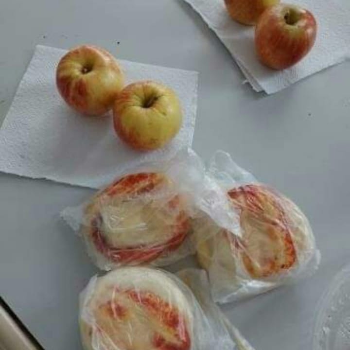 A 39 meses del asesinato laboral de SANDRA Y RUBEN los chicos de la escuelas de Moreno reciben estos alimento, Vidal y Fernandes ajustan a los que menos tienes. JUSTICIA POR SANDRA Y RUBEN EL ESTADO ES RESPONSABLE Y VIDAL TAMBIEN. Familias Por La Escuela Pública@luchacolectiva